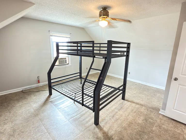210 Cuddles Ct — Photo 11
