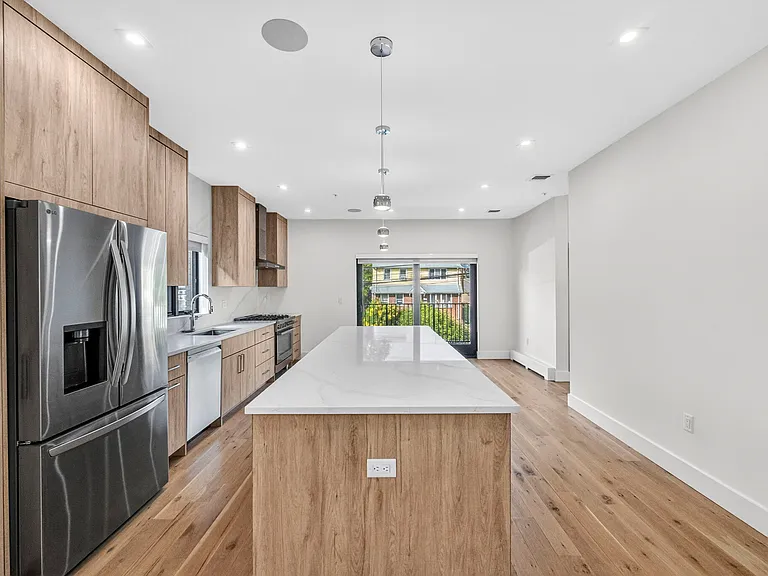 1157 Inwood Ter — Photo 10