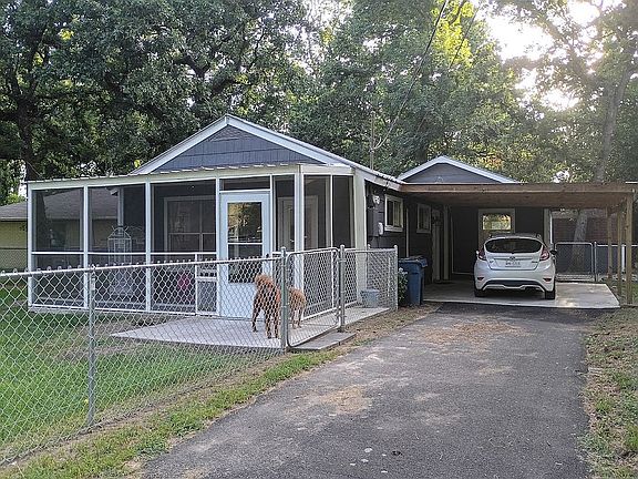 2nd image of 10176 Dogwood Loop