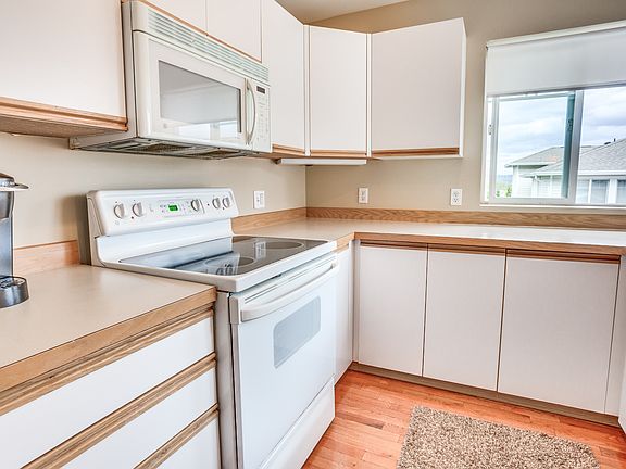 5th image of 22019 41st Pl S Unit 203
