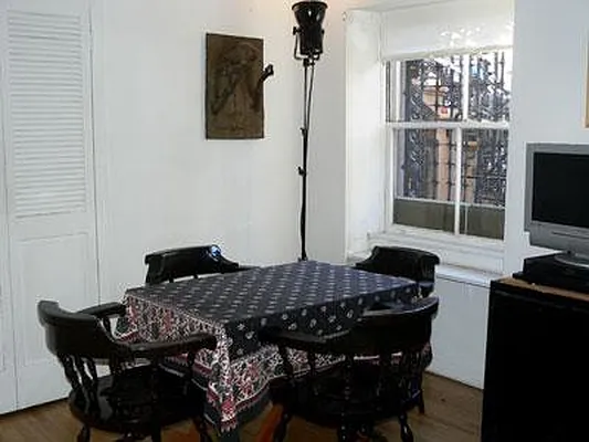 Rented by R New York | media 8