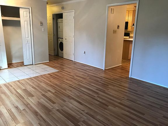 Living Room (new laminate flooring)
