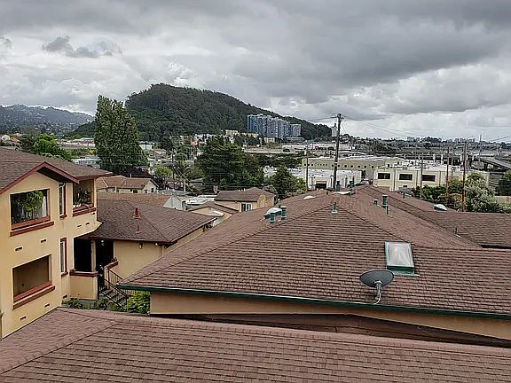 3rd image of 5120 Sacramento Ave APT C