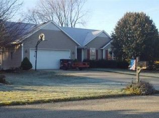 2794 Parkside Dr, Jenison, MI 49428