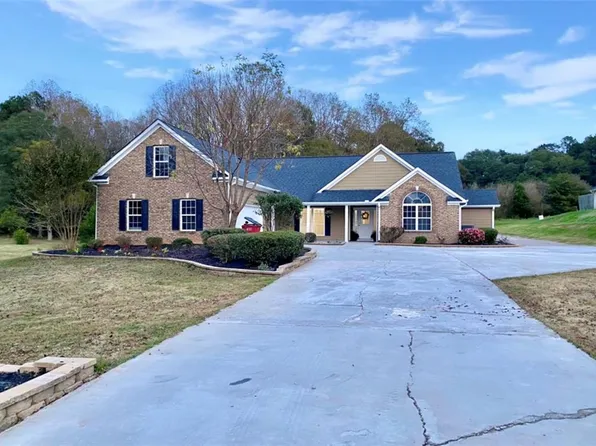 108 Brockton Oaks Dr, Jefferson, GA 30549