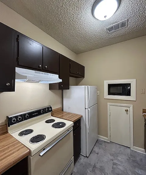 13621 Kenner Ave #D — Photo 7