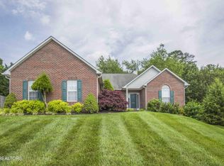 2450 Maple Crest Ln, Knoxville, TN 37921