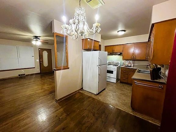2nd image of 3209 N Prospect Ave