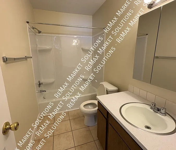 2398 Echo Valley Dr — Photo 9