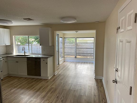 4th image of 3324 Rosefield Dr