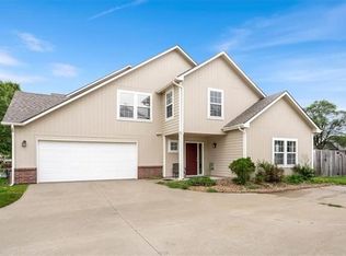 437 W Hawthorn St, Gardner, KS 66030