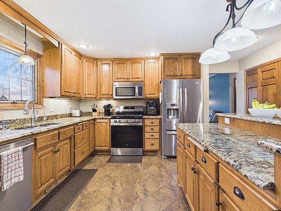 4th image of 3701 Roseberry Pl
