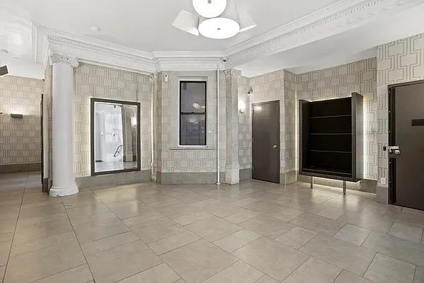 Rented by Douglas Elliman | media 33
