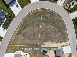706 Valley View Cir, Milbank, SD 57252