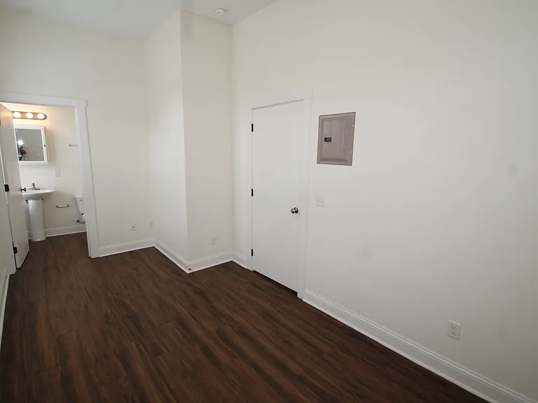 2002 Montgomery St #2 — Photo 7