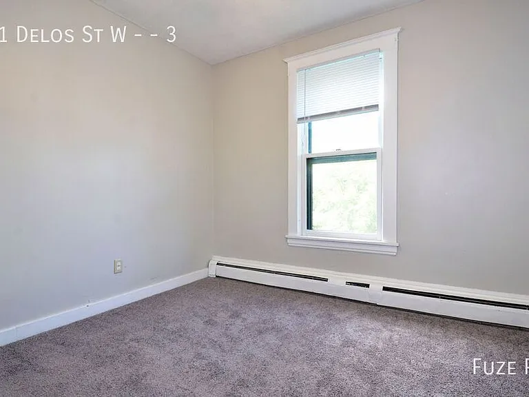 61 Delos St W #3 — Photo 7