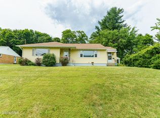 2517 Lavin Ct, Troy, NY 12180