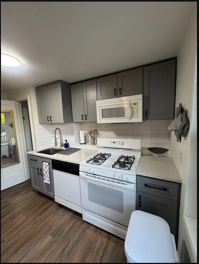 4209 Washington St NE — Photo 4