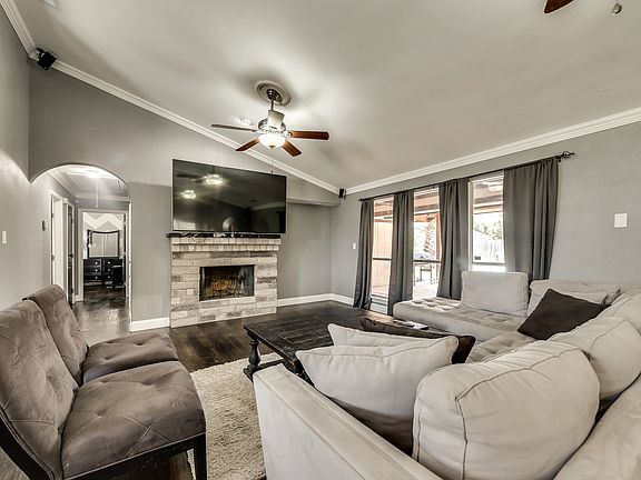5th image of 2604 Dove Creek Ln