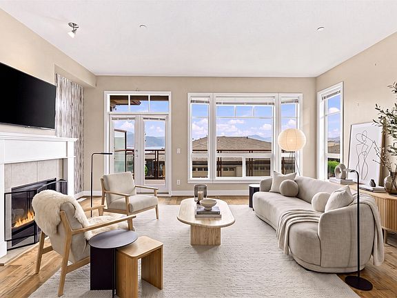 3rd image of 175 Holloway Dr #11