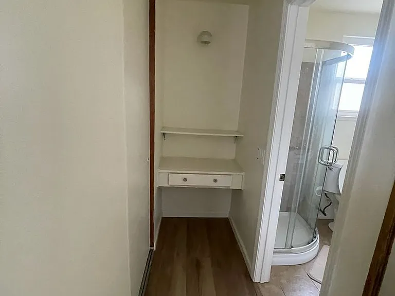 300 Swan Way — Photo 9