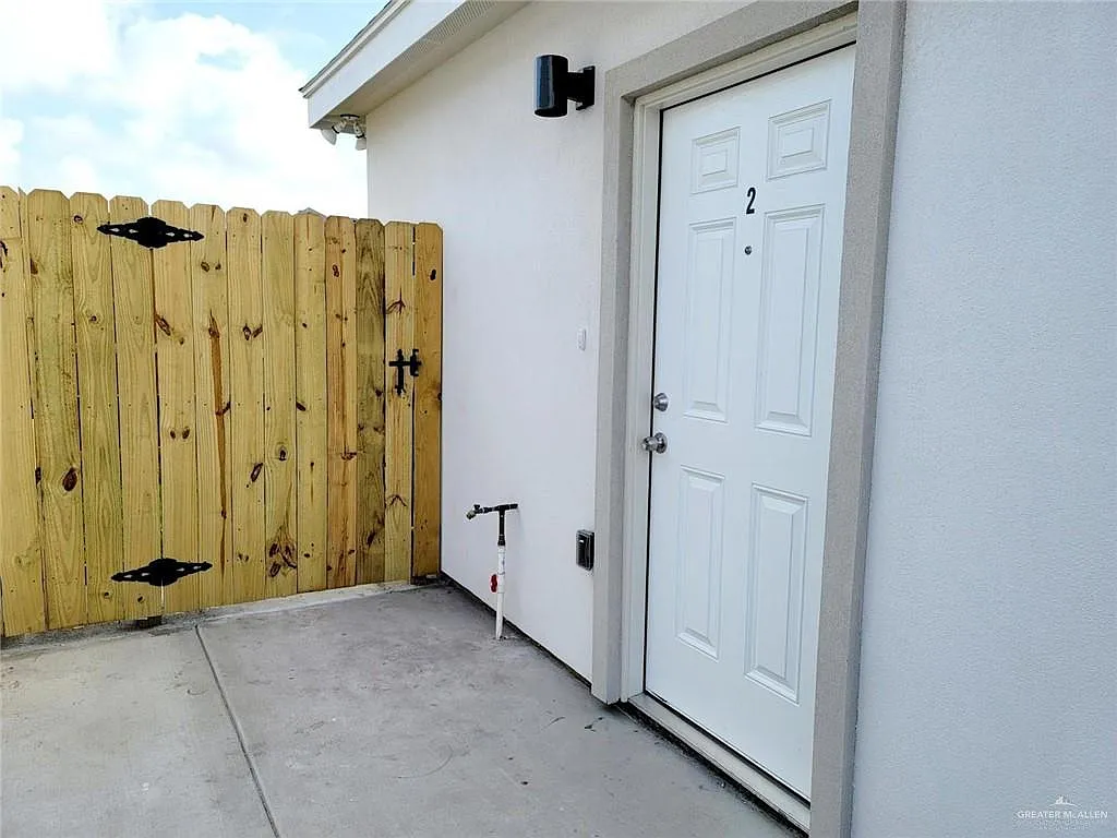 3 bed, 2.0 bath, $1,200 — Photo 4