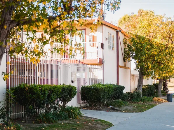 52nd Street Apartments, 1200-1260 E 52nd St #1200-06, Long Beach, CA 90805