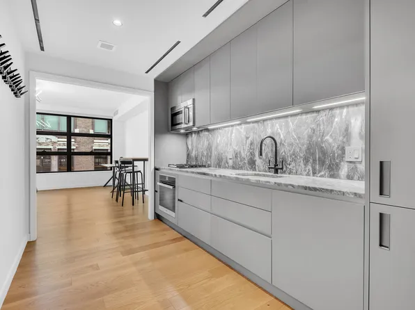 547 W 47th St, New York, NY
