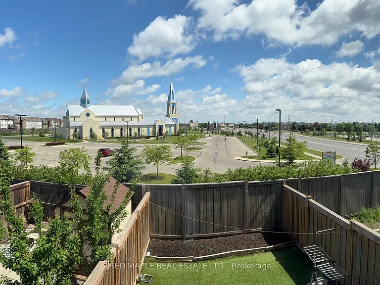 3 Vanhorne Close — Photo 26