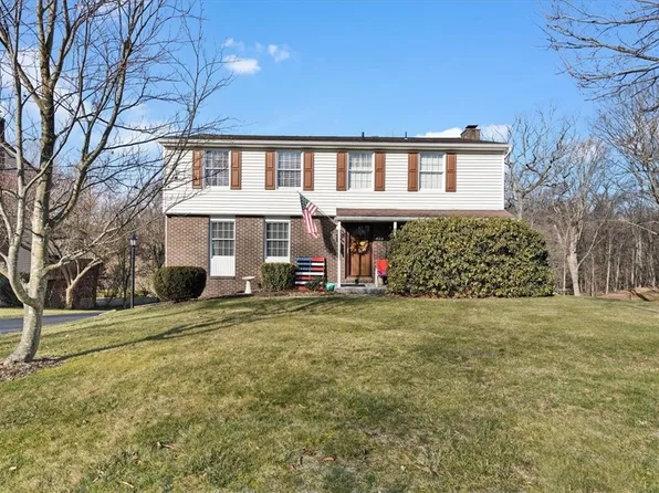 455 Malcolm Dr, Coraopolis, PA 15108