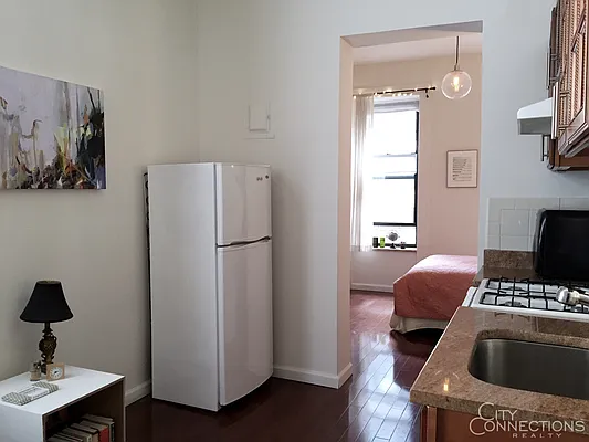 Rented by City Connections Realty | media 12