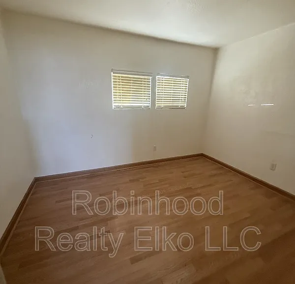1235 Avenue G — Photo 10