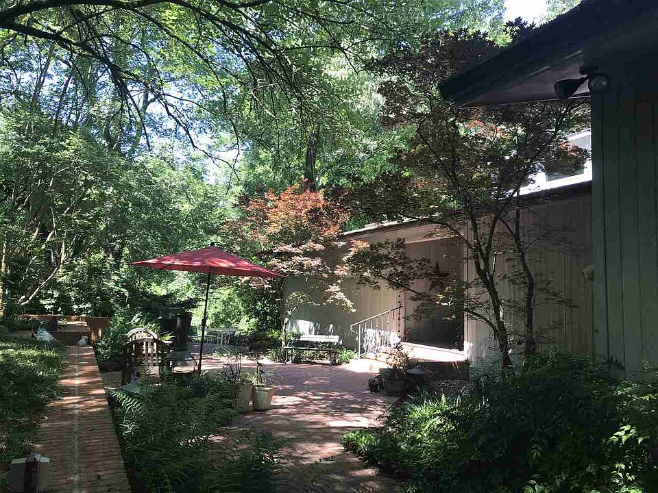 1st image of 115 Castle Ridge Cv