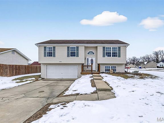 2nd image of 900 Sherwood Dr