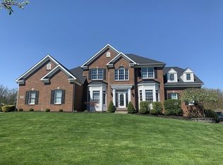 498 Sawgrass Dr, Akron, OH