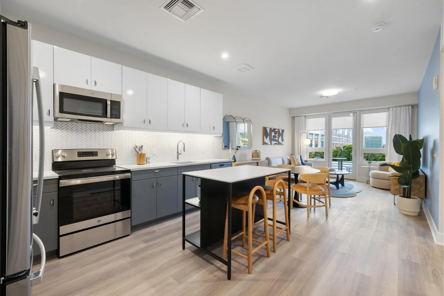 The District at 15Fifteen — Photo 1