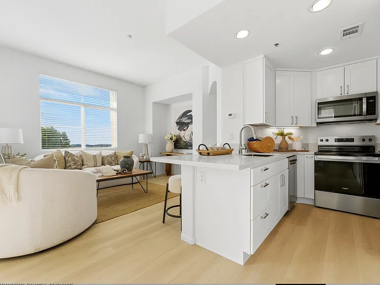 Almond Rd — Photo 3