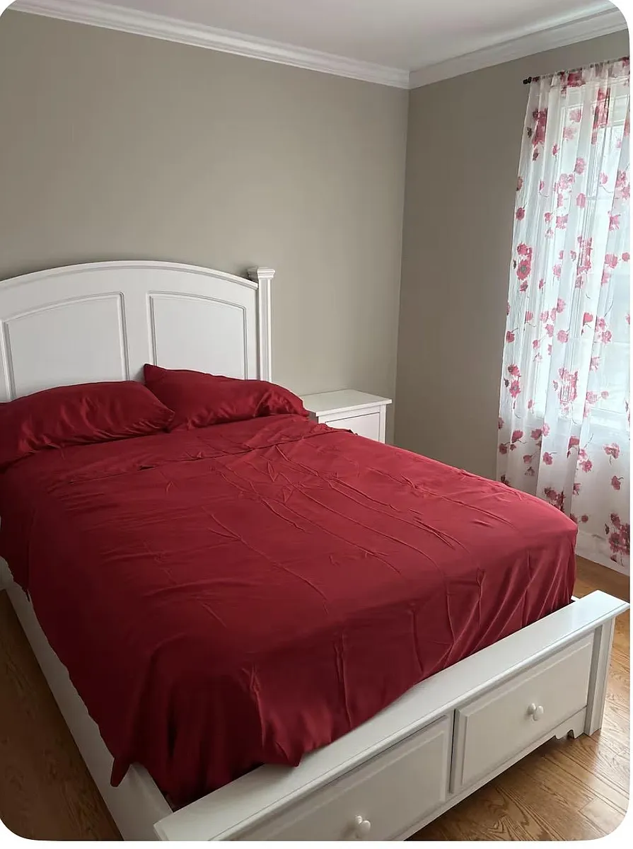 Double Bed in Private Bedroom - Birchwood Rd