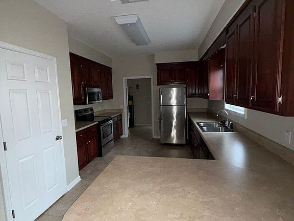 4th image of 155 Wingate Ave