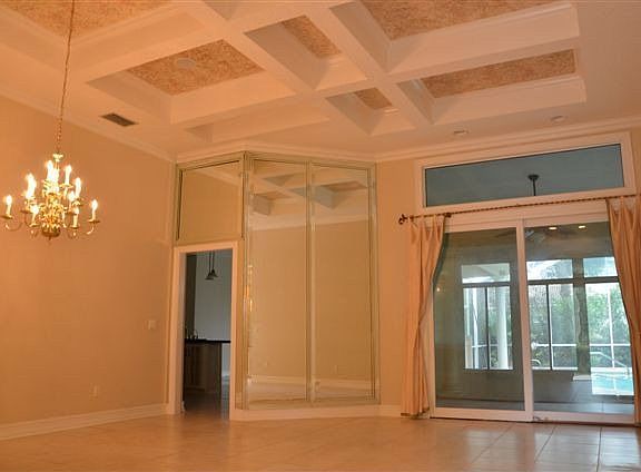 4th image of 9 Woodford Ln