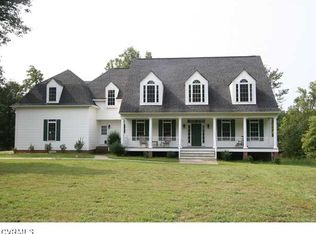 3000 Redeye Ct, Sandy Hook, VA 23153