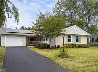 4214 Penner Ln, Fairfax, VA 22033
