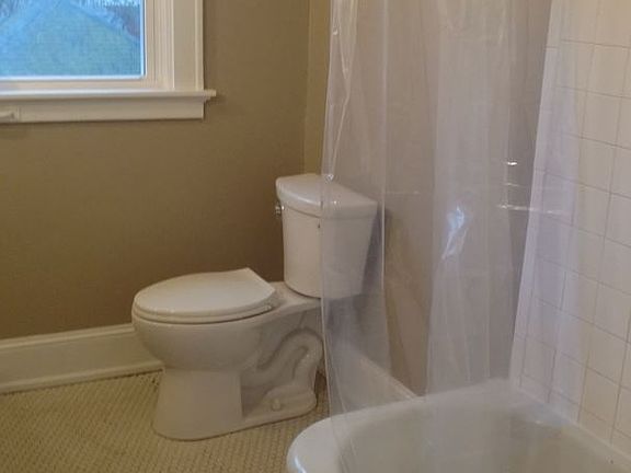 5th image of 6112 Gladys Ave