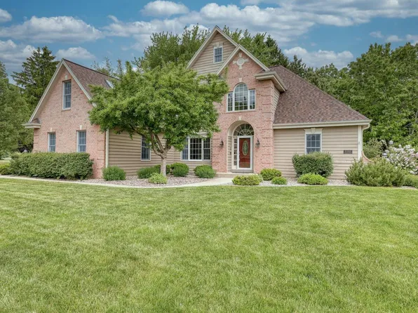 N27W26292 Crestview DRIVE, Pewaukee, WI 53072