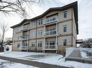203 6th St S APT 101, Moorhead, MN 56560