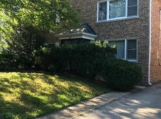 848 Deerfield Rd, Highland Park, IL 60035