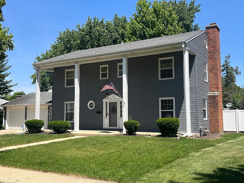 1st image of 2221 Mayflower Dr
