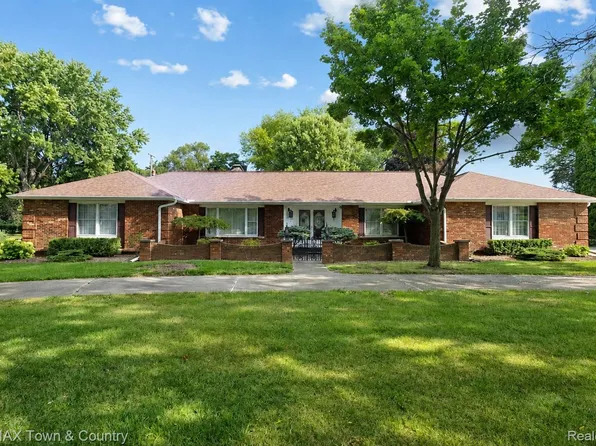 5446 Fernwood Dr, Flint, MI 48532