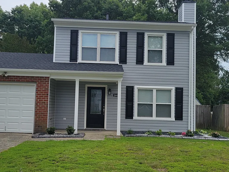 1008 Plum Ct — Photo 1