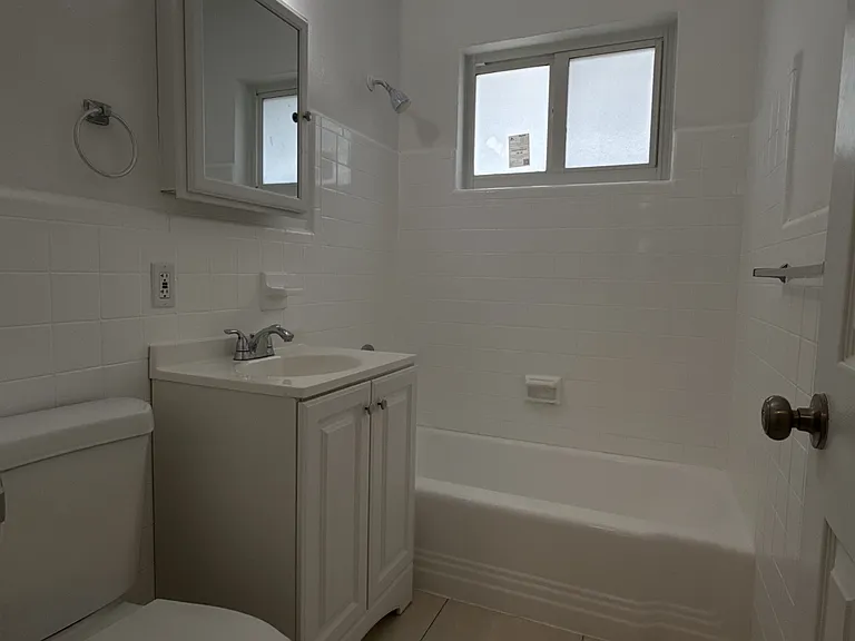 5515 NW 6th Pl #4 — Photo 4